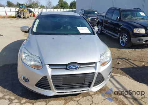2014 Ford Focus Se z USA, uszkodzony, nr VIN 1FADP3K28EL320482